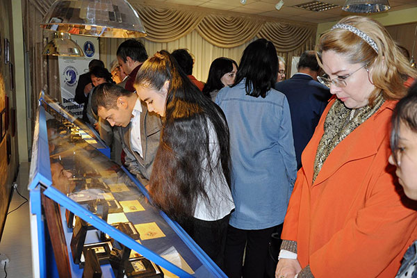 Collection of silver stamps “Holy Mecca” presented in Tashkent