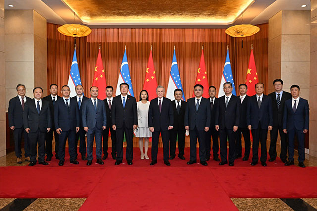 President of Uzbekistan Meets Leaders of Major Chinese Companies in Beijing