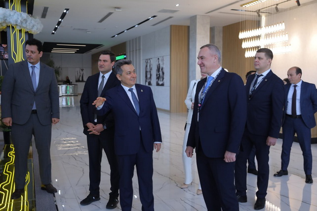 Xanti-Mansiysk avtonom okrugi gubernatori IT Park Uzbekistan’ga tashrif buyurdi