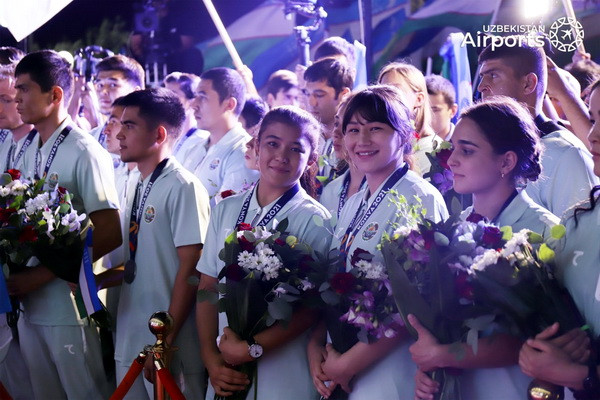 Uzbek athletes from the 5th Islamic Solidarity Games were solemnly welcomed at the Tashkent airport