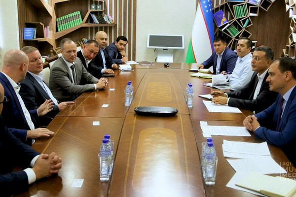Ministry of Agriculture, John Deere Walldorfdiscuss hold negotiations