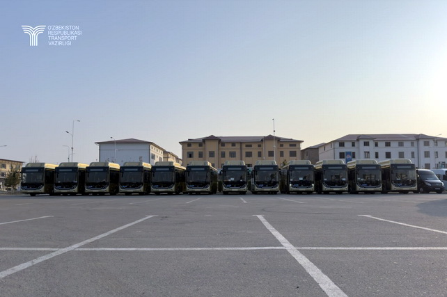 Гулистон шаҳри жамоат транспорти тўлиқ экологик тоза автобуслар билан янгиланди