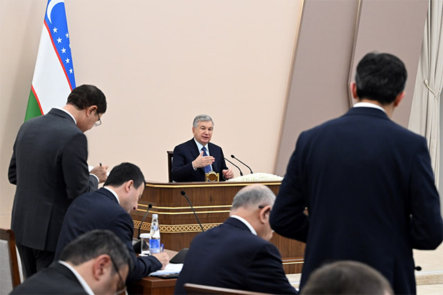 Mirziyoyev Leads Meeting on Accelerating Mining Projects