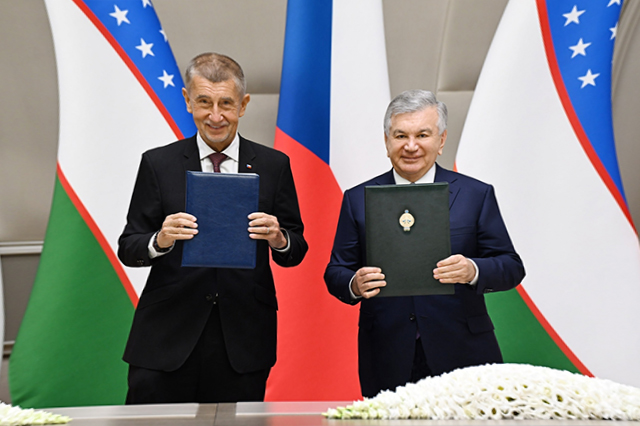 Подписан пакет двусторонних соглашений между Узбекистаном и Чехией