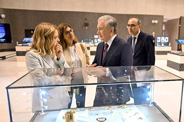 Leaders visit exhibition “Uzbekistan and Italy: Dialogue of Civilizations”