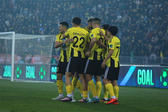 Neftchi Crowned Champions After 24-Year Wait