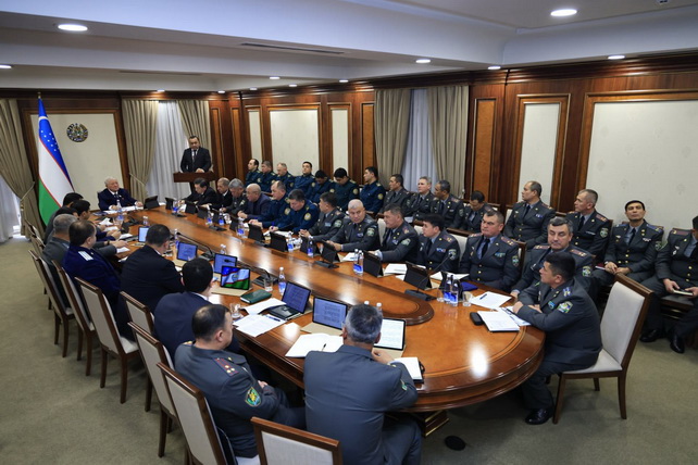 Қўмита мажлисида Ўзбекистон Республикаси Қуролли Кучларининг жанговар шайлиги масалалари муҳокама қилинди