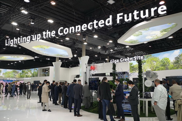 A delegation from Uzbekistan visits the Huawei booth at the Mobile World Congress MWC22 in Barcelona.