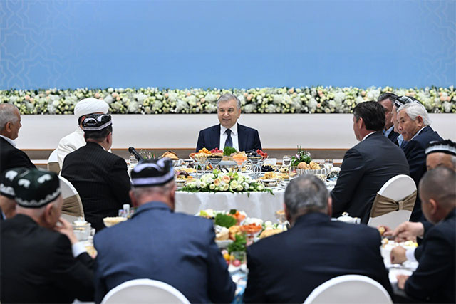 Shavkat Mirziyoyev attends Iftar, emphasizing unity and virtue