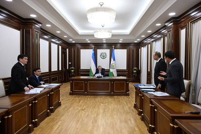 President of Uzbekistan familiarizes himself with major transport infrastructure projects