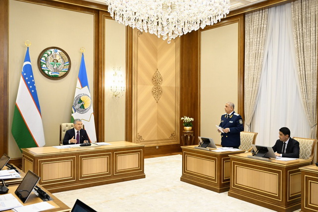 Mirziyoyev Reviews Plans for Digitalization and Strengthening Anti-Corruption Measures in Uzbekistan