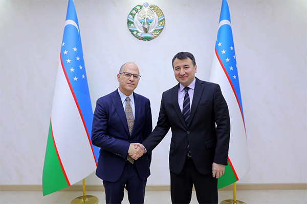 Jamshid Khodjaev holds talks with the new US Ambassador