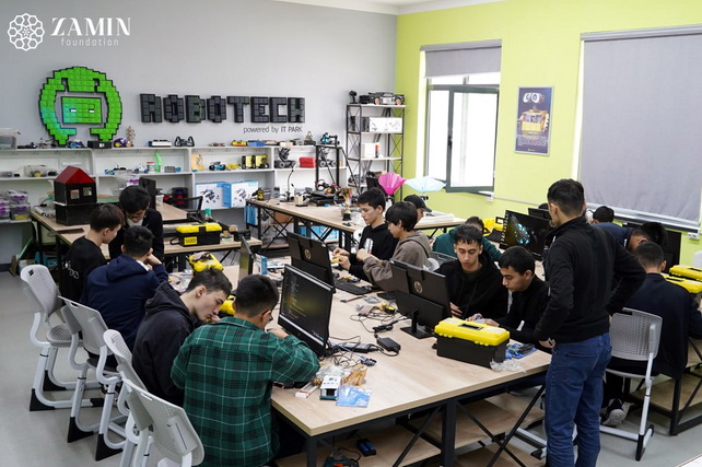 Zamin Education лойиҳаси доирасида Ўзбекистонда Миллий инклюзив IT лагери бўлиб ўтди