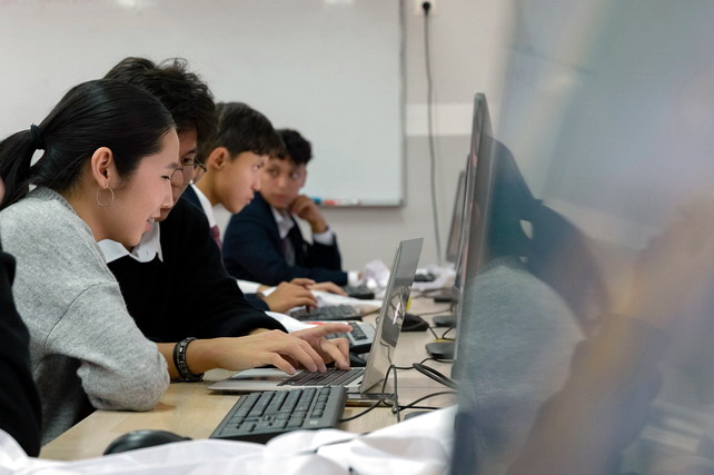 Yandex Uzbekistan дастурлаш мактабига йўл очадиган курсни ишга туширди