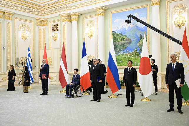President of Uzbekistan Receives Credentials from Newly Appointed Foreign Ambassadors