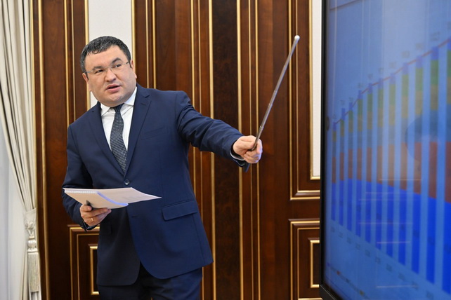 Elektr energetikasini rivojlantirish chora-tadbirlari ko‘rib chiqildi