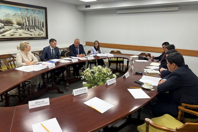 Karakalpakstan Delegation Discusses Investment and Agricultural Export Cooperation with Sverdlovsk Region Authorities