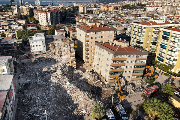 What impact could a natural disaster in Turkiye have on the economy of Uzbekistan?