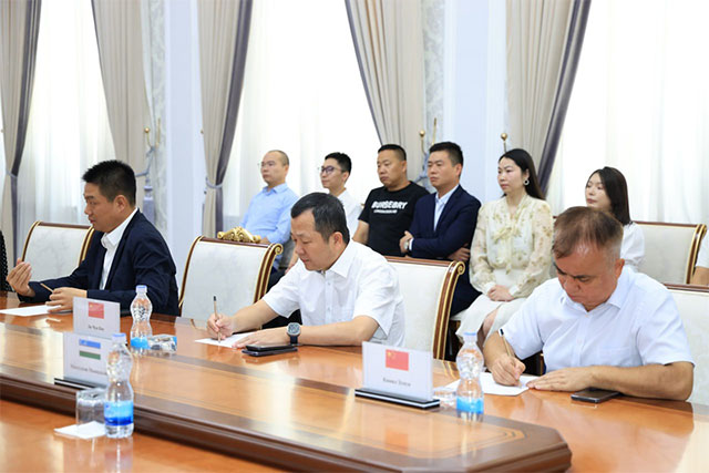 Farg‘ona viloyati hokimi Hunan Zhongwei Group delegatsiyasi bilan uchrashdi