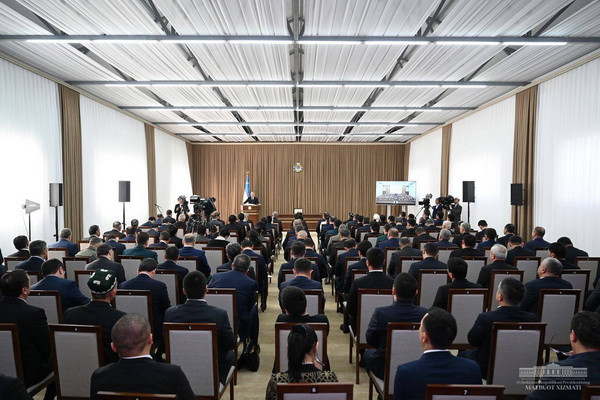 Uzbek President meets with entrepreneurs of Namangan