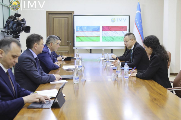 Sherzod Kudbiev holds meeting with Hungarian Minister of Foreign Affairs and Trade