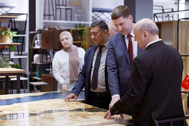 Беларусь делегацияси Тошкентга ташриф доирасида Ўзбекистон мебел ишлаб чиқариш соҳасини ўрганди