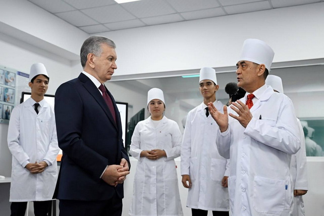 Mirziyoyev Reviews Digitalization and Reforms in Uzbekistan’s Healthcare System