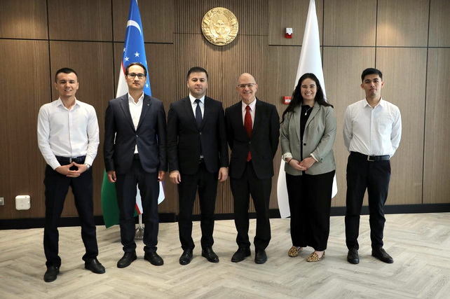 Farmatsevtika tarmog‘ini rivojlantirish agentligida AQSH elchisi bilan uchrashuv bo‘lib o‘tdi