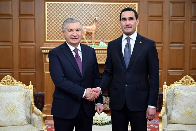 Shavkat Mirziyoyev Discusses Strengthening Uzbek-Turkmen Partnership with Serdar Berdimuhamedow