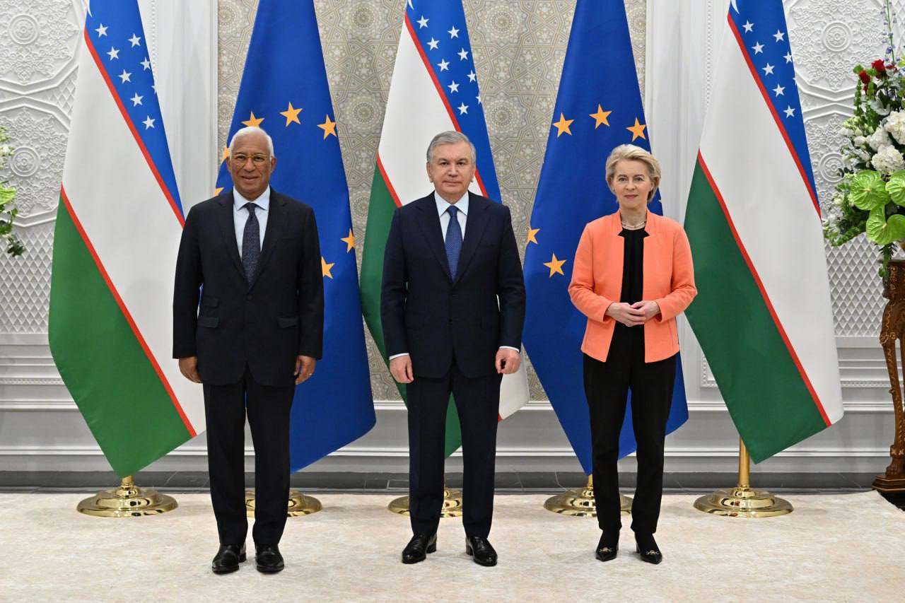 President of Uzbekistan meets with EU leaders at Samarkand Summit