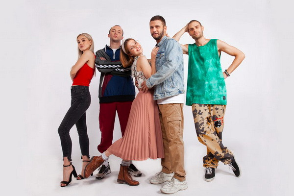 Odnoklassniki to release their first own series "Five with a plus" for the 15th anniversary of the social network