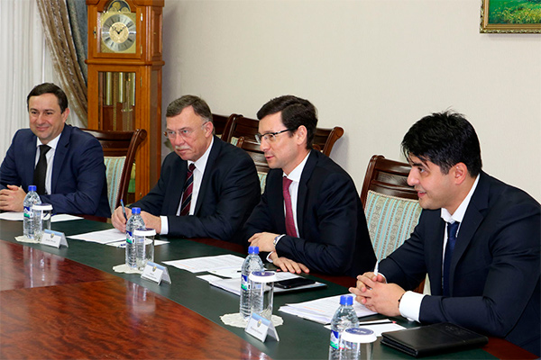 MICT head meets with Vice-President of Siemens