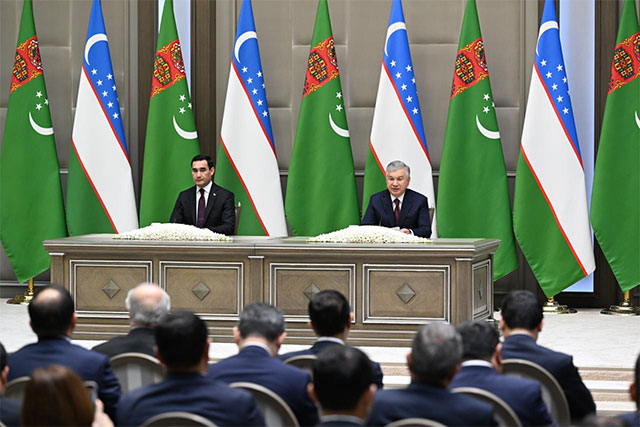 Presidents of Uzbekistan and Turkmenistan Review Results of Productive Talks