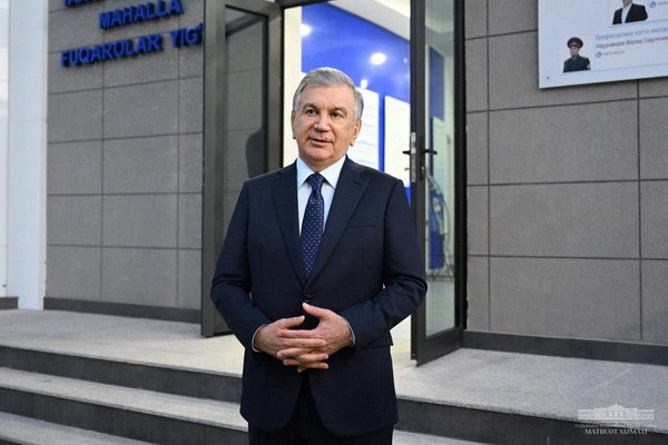 Шавкат Мирзиёев маҳалладаги шароитларни кўздан кечирди