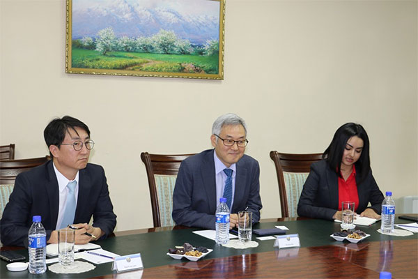 ICT Minister receives Vice-President of Korea Telecom