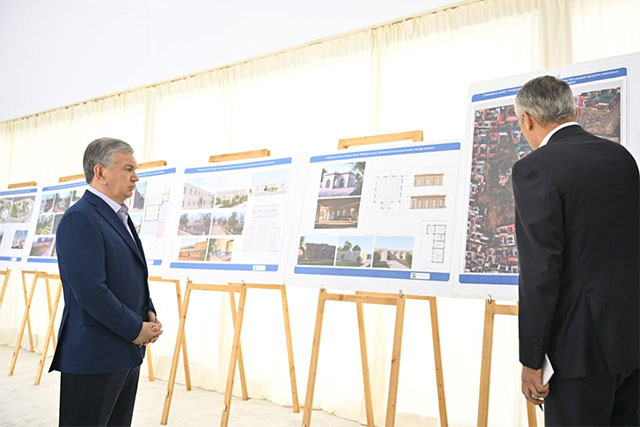 Uzbek President visits the Mausoleum of Imam Bukhari in Samarkand