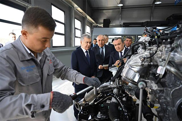 Shavkat Mirziyoyev Visits Automotive Engineering School in Jizzakh