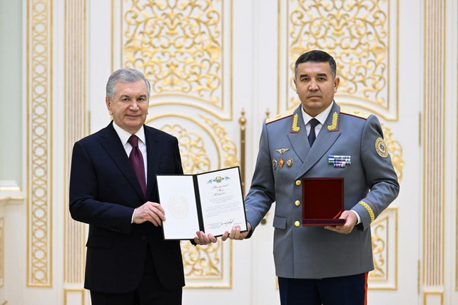 President of Uzbekistan Confers High Ranks on Heads of Key State Agencies