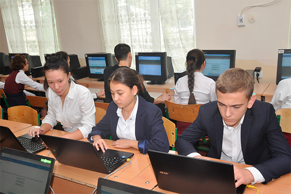 Uzbek schoolchildren to study for 12 years under new education reform