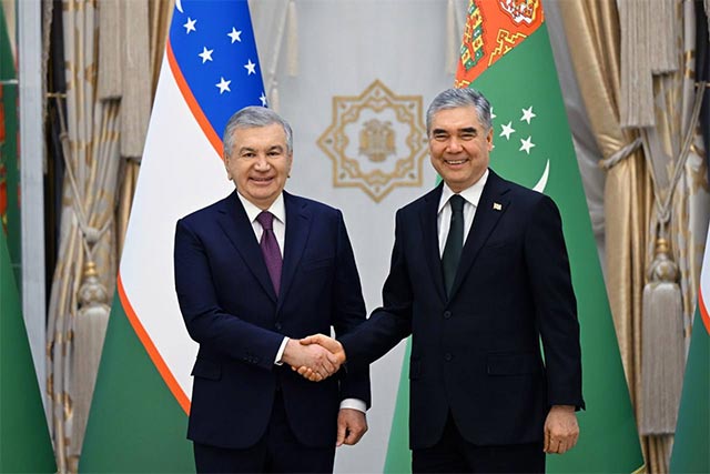 Shavkat Mirziyoyev Meets with Berdimuhamedov in Ashgabat