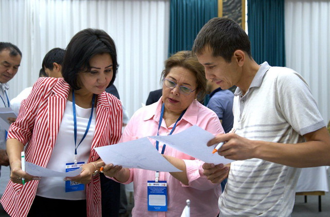 Mahalla leaders in Uzbekistan learn tools to combat gender-based violence