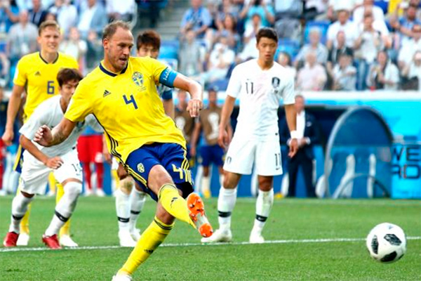 Andreas Granqvist penalty seals Sweden win against South Korea
