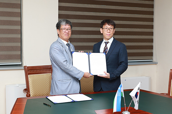K-Data donates software for US$500,000 to IUT
