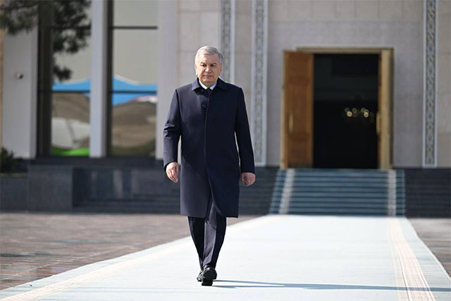President of Uzbekistan departs for Paris