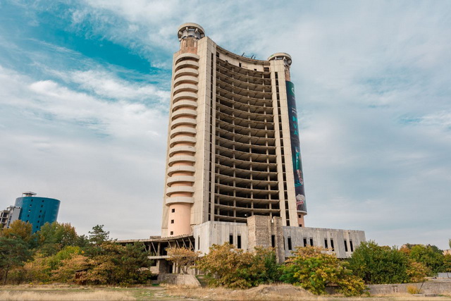 Demolition of the "Chorsu" Hotel begins in Tashkent
