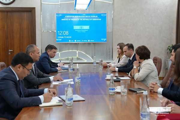First Deputy Minister of Finance holds meeting with the Societe Generale delegation