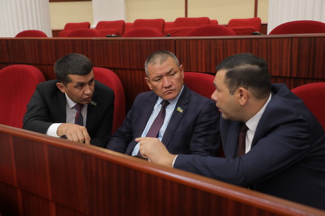 Uzbekistan Proposes Criminal Liability for Illegal Use of Fireworks and Laser Devices