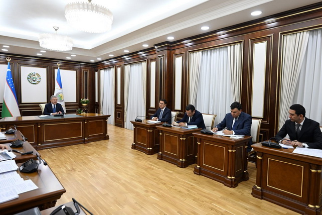 Mirziyoyev Reviews Economic Development Plans for Khorezm Region