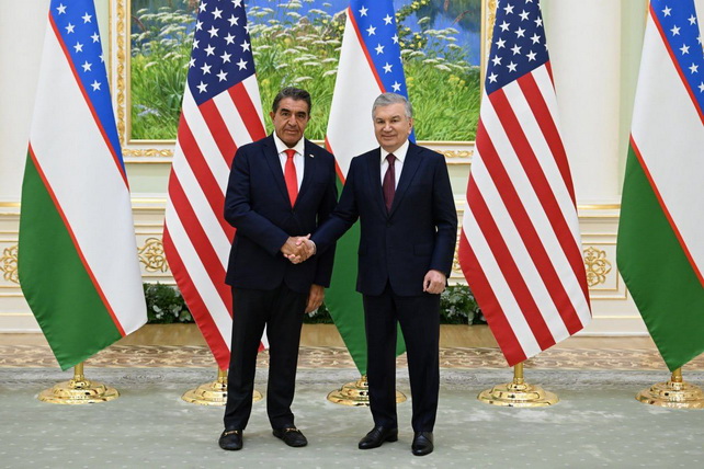 Uzbek President Meets U.S. Special Envoy for Global Partnerships