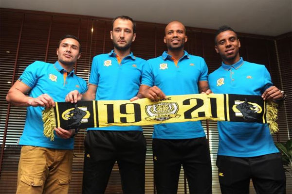 Oybek Kilichev signs agreement with Perak